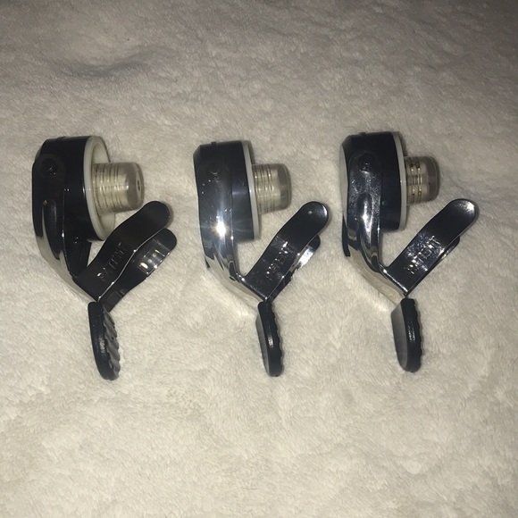 Universal Wine & Champagne Bottle Stopper Bundle - Picture 5 of 8